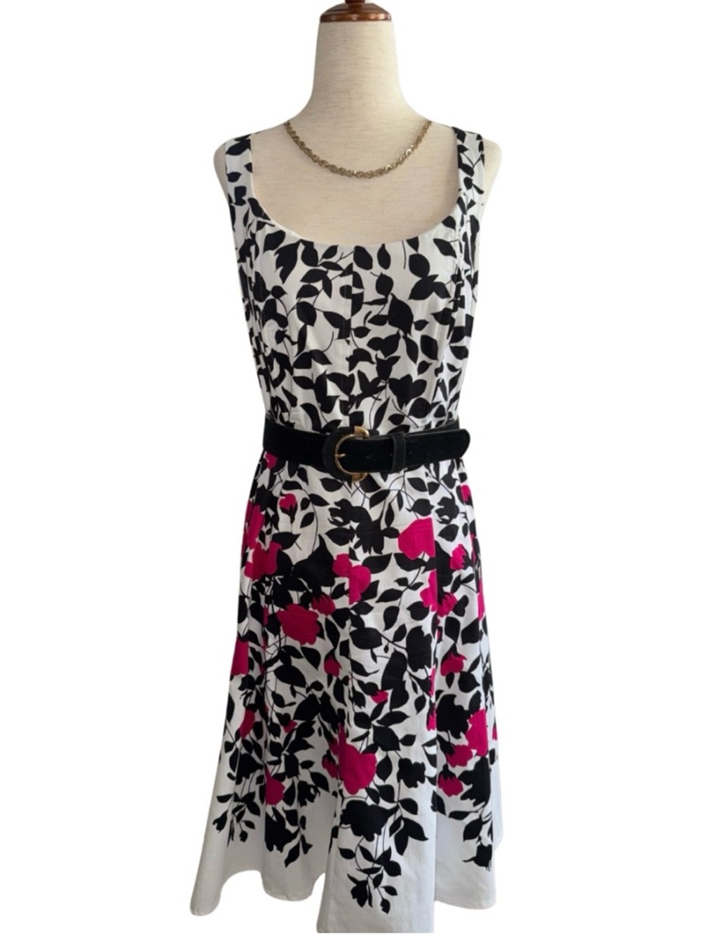 Floral Fit and Flare Dress Cotton Structured
Bodice Pink Black‎